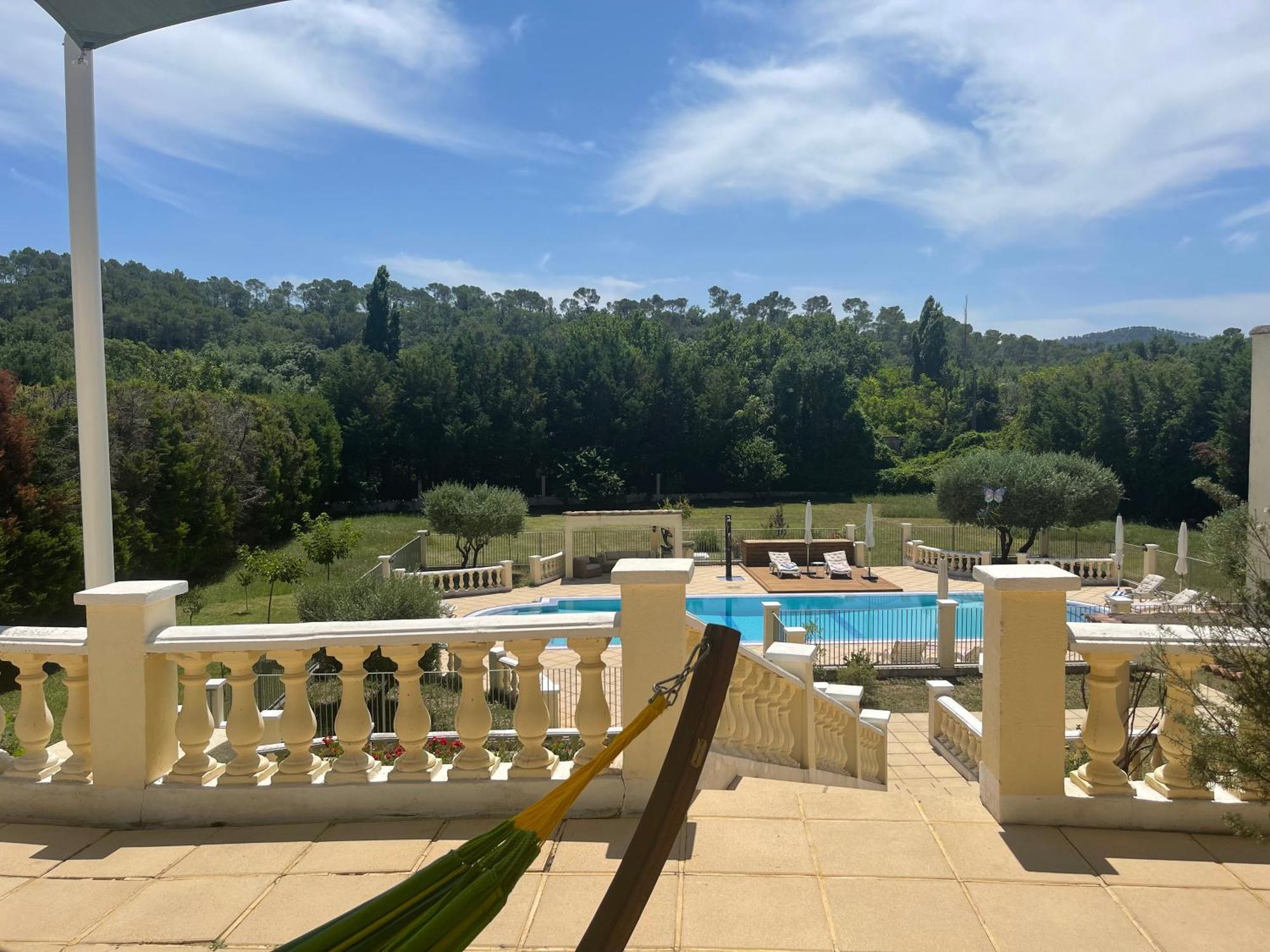 Les Terrasses De Valerian Vila Brignoles Exterior foto