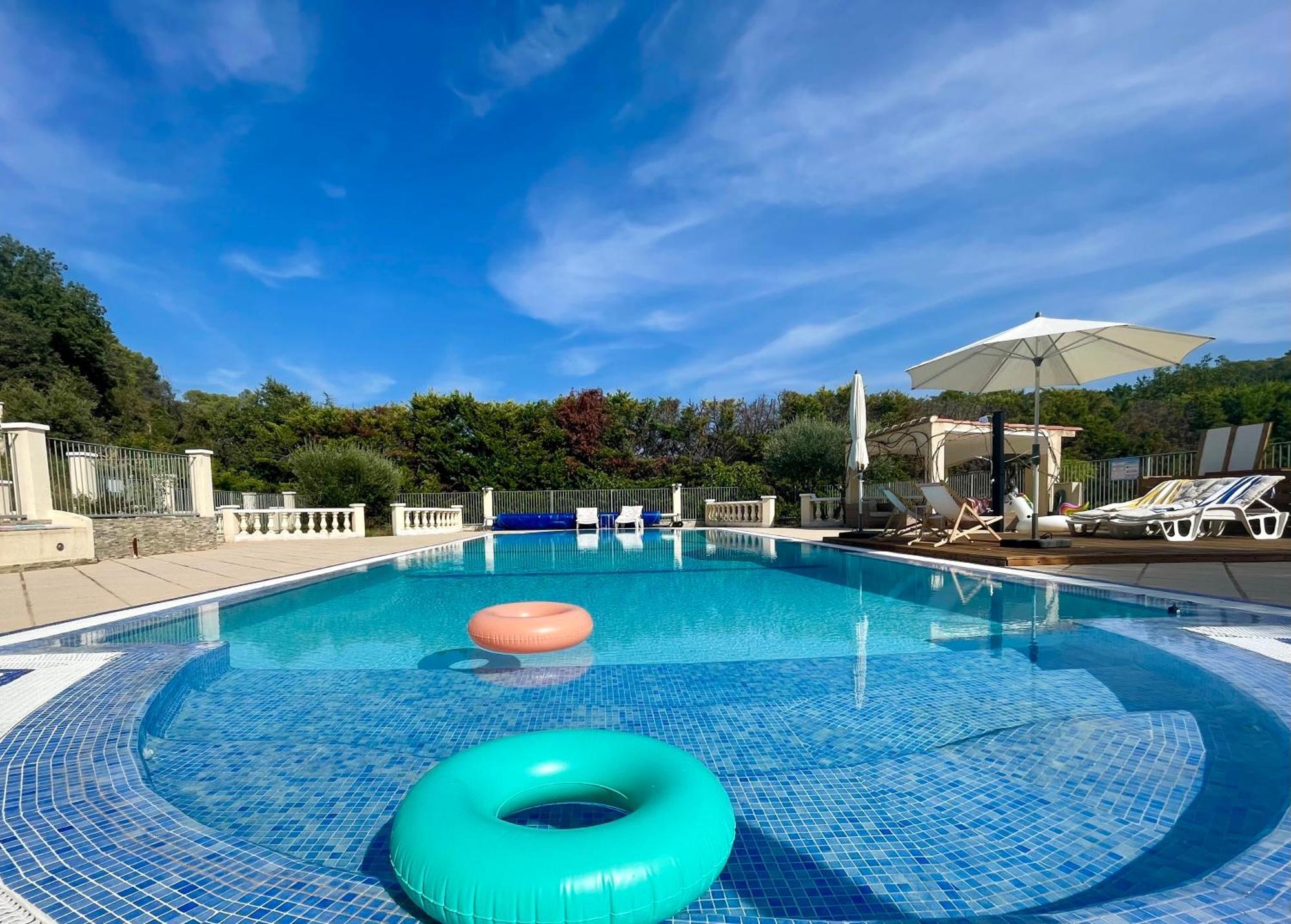 Les Terrasses De Valerian Vila Brignoles Exterior foto